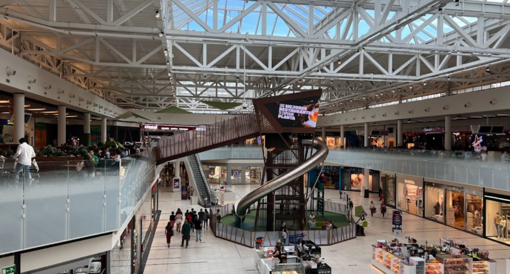 centro comercial valle real