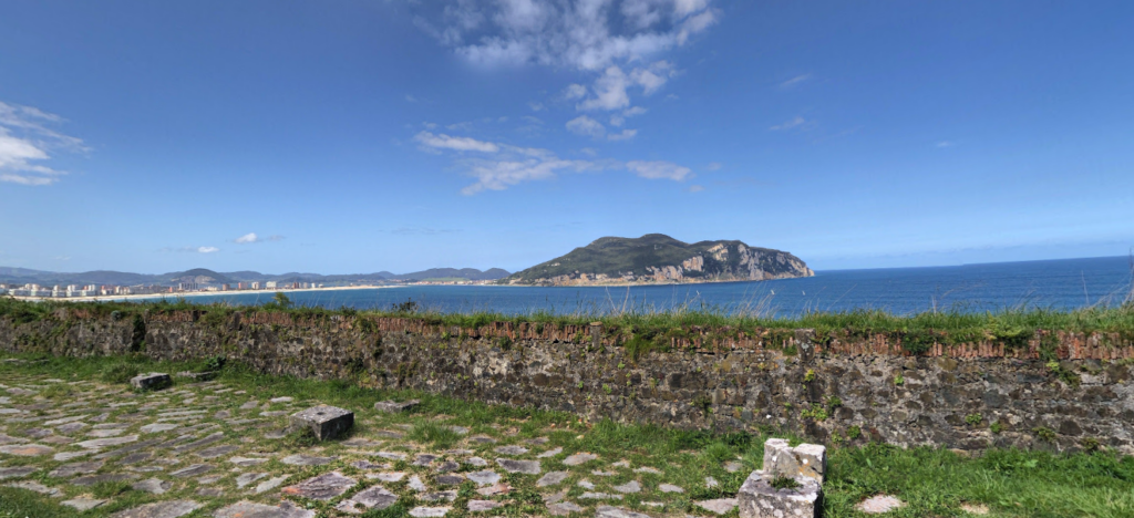 Mirador Batería de Santo Tomás en Laredo Mirador Batería de Santo Tomás en Laredo, vistas
