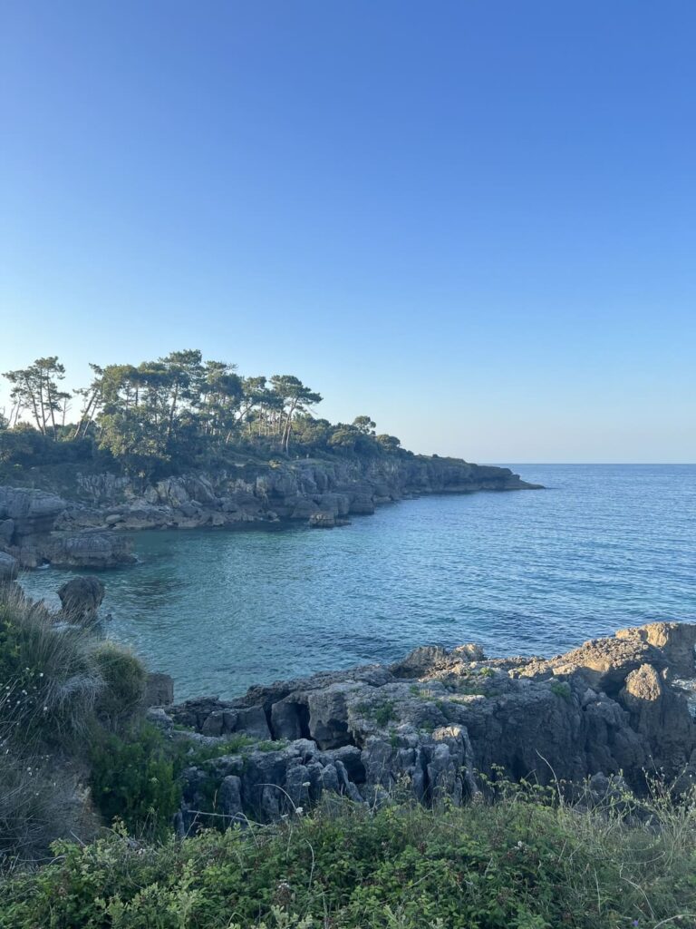 vistas desde el paseo de la costa y acantilados de noja